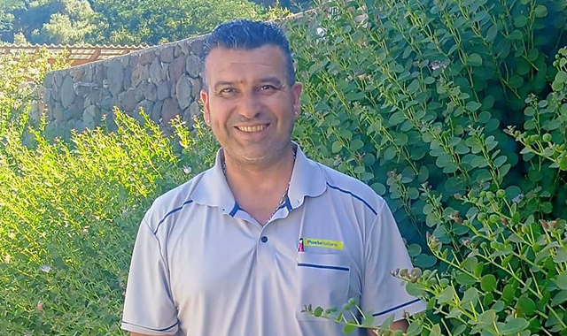 Davide, postino di Lipari: “Con l’e-commerce aiutiamo l’isola a restare collegata con il resto del mondo”