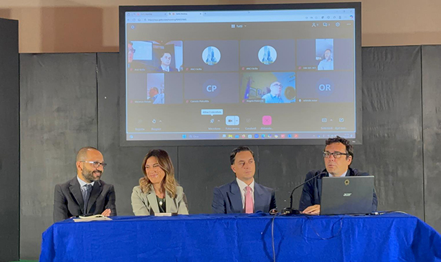 Presentato a Catania il progetto colonnine per la ricarica dei mezzi elettrici