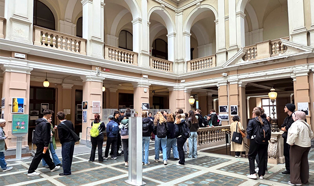 Nel Palazzo delle Poste di Trieste una mostra sulla fotografia urbana 