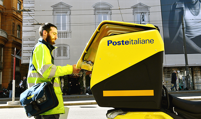 I pacchi consegnati dai portalettere a Verona e provincia sono saliti del 22%
