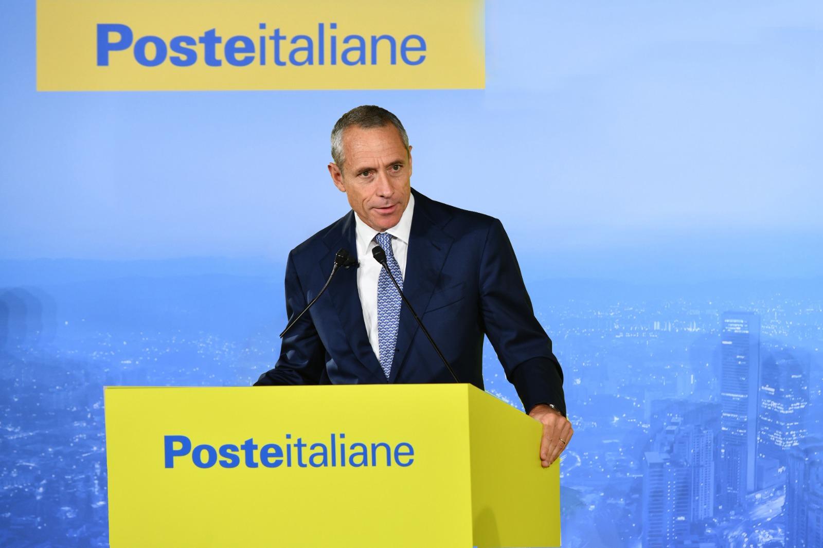 Poste: Net Profit of €2.2 billion, up 10%. Del Fante: A record-breaking 2025, the best results in our history