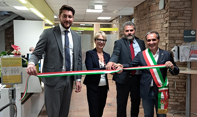 Perugia, presentato a Spello l’ufficio postale Polis