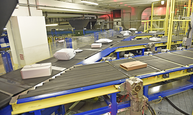 Poste Italiane: nel Centro di Smistamento di Milano Roserio tutto pronto per il picco di consegne natalizie