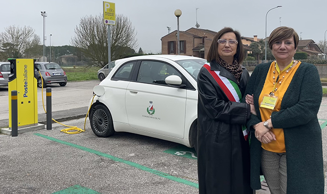 Nuovi servizi e colonnine di ricarica: l’ufficio postale di Riva del Po cambia volto grazie a Polis