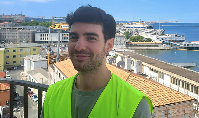 Il portalettere di Trieste: “Dai cittadini ai turisti, siamo un riferimento per tutti” 