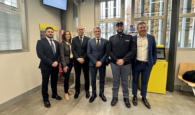 Novara, al via negli uffici postali il servizio di rilascio e rinnovo passaporti