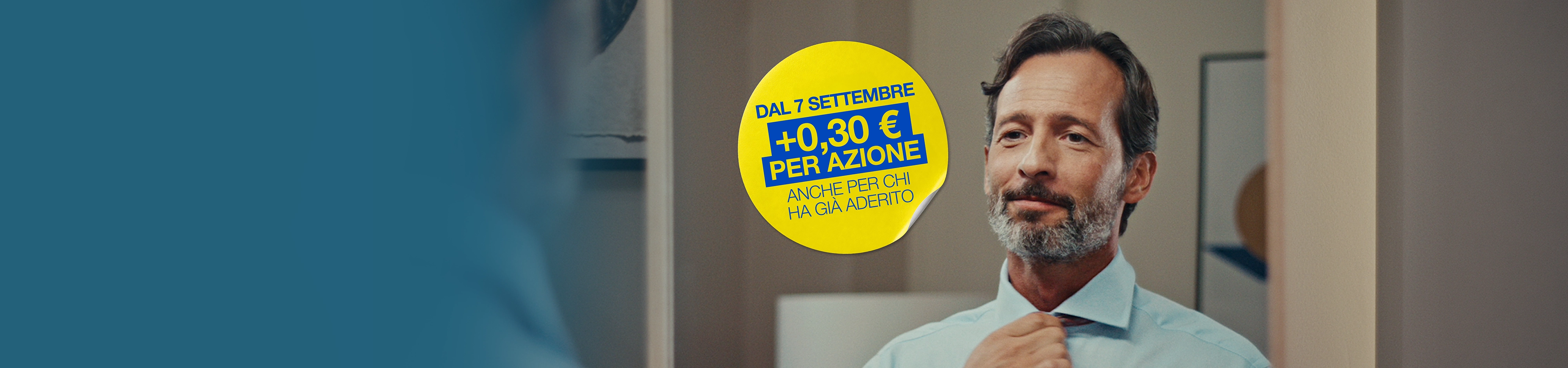 Uomo con barba allo specchio