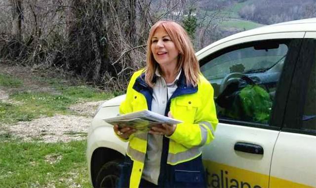 Abruzzo, Lia e le consegne tra le montagne: “Un lavoro che mi emoziona”