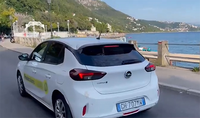 Auto, tricicli e furgoni: il recapito a Trieste tra elettrico e sostenibilità