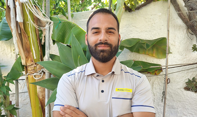 Ponza, lavoro e musica: ecco la giornata del portalettere Pasquale