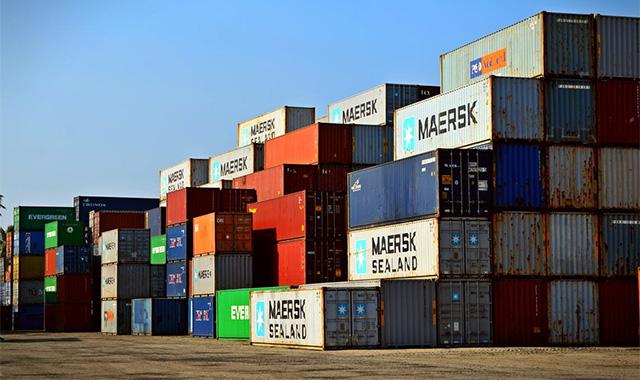 Commercio estero, a febbraio crescono export e import