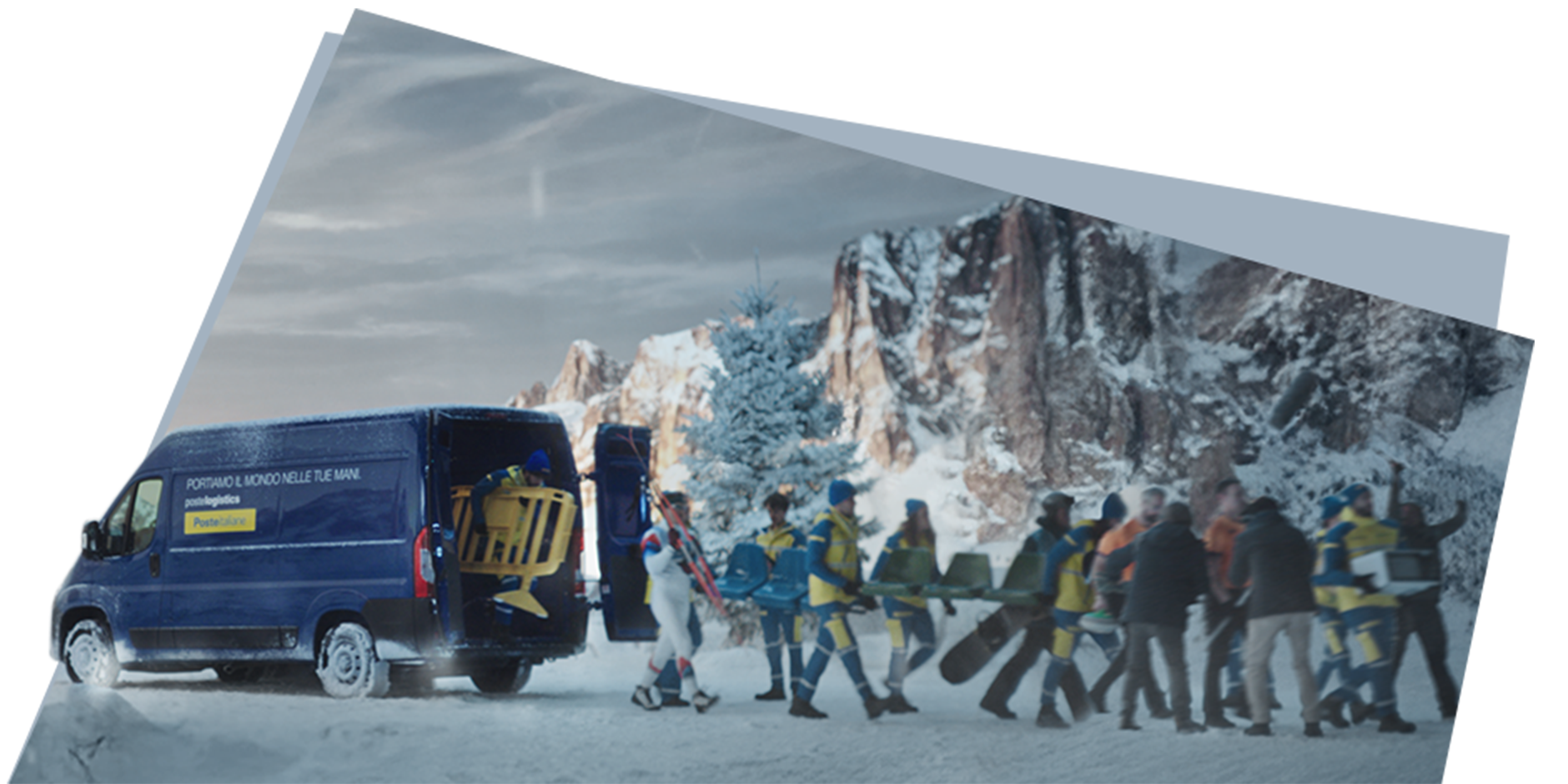 furgone da cui escono addetti logistica