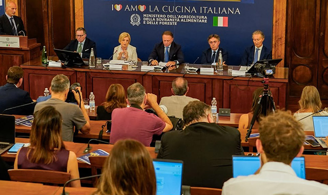 Torna la Carta Dedicata a Te: Poste consolida il ruolo di pilastro strategico e sociale per il Paese