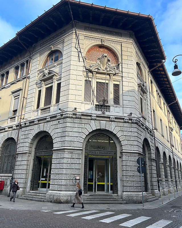 Udine-Palazzo storico sede di Poste