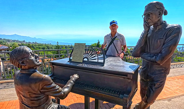 Il portalettere di Milo “sulle orme” della memoria di Dalla e Battiato