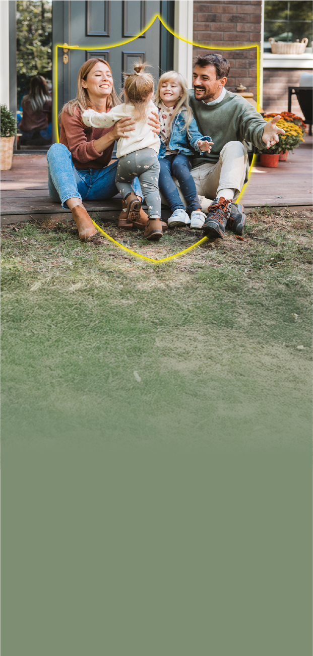 Famiglia che gioca nel prato