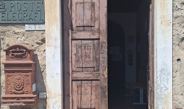 Padova: l’ufficio postale di Arquà Petrarca riapre in versione Polis 