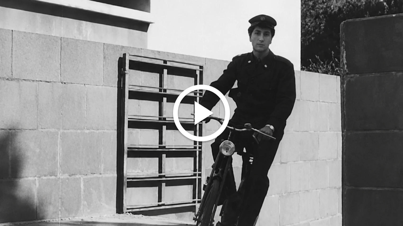 Postino in bicicletta