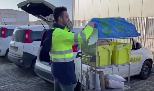 Sassofono e recapito: il portalettere Francesco e la passione per la musica