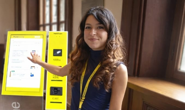 Treviso, la sportellista Laura che aiuta a superare il divario digitale