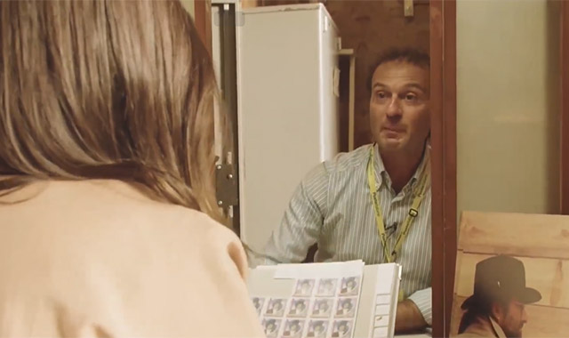 Antonio, un archeologo allo sportello tra i tesori e la filatelia nel Palazzo di Palermo 