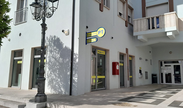 I servizi della PA all'ufficio postale di Roccapiemonte, in provincia di Salerno