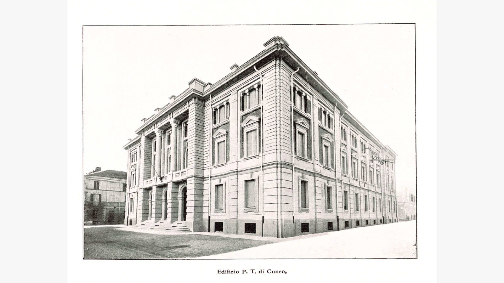 Il palazzo delle Poste di Cuneo in una raffigurazione del 1927