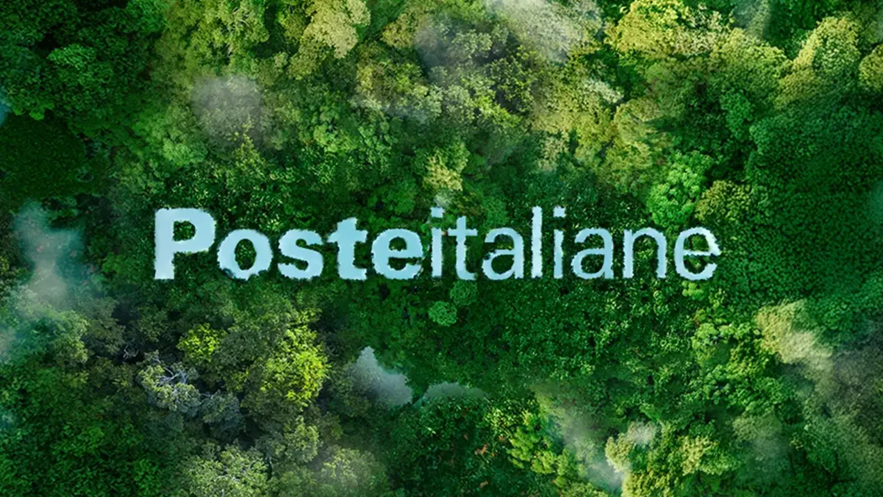 Alberi dall'alto con scritta Poste Italiane