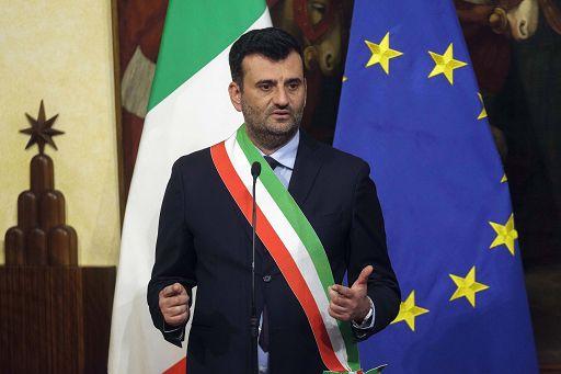 foto IPP/zumapress roma 06-03-2017 firma delle convenzioni per la realizzazione dei progetti di riqualificazione delle periferie delle principali citta' italiane nella foto Antonio Decaro sindaco di bari  WARNING AVAILABLE ONLY FOR ITALIAN MARKET