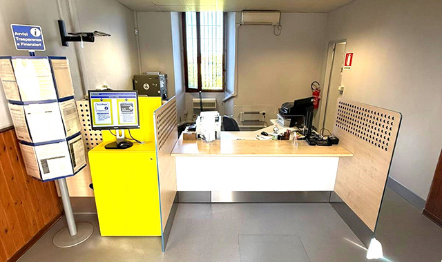 Poste porta i servizi della PA nel piccolo comune di Agra, in provincia di Varese