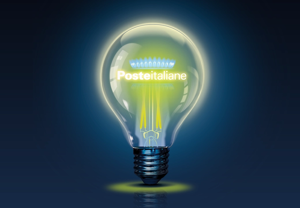 lampadina gigante su sfondo scuro