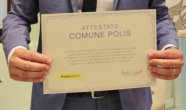 Una pergamena di ringraziamento ai sindaci trevigiani per il progetto Polis