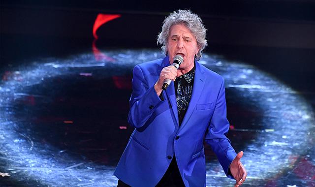 Dai ricordi d’infanzia all’ultimo Sanremo: Fausto Leali e il suo rapporto particolare con Poste