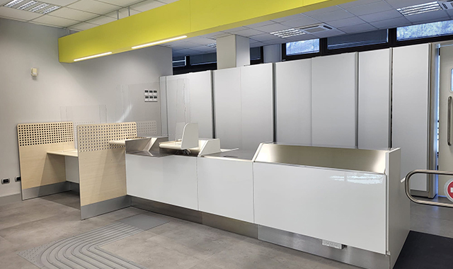 Pesaro Urbino, l’ufficio postale di Sant’Angelo in Vado in versione Polis