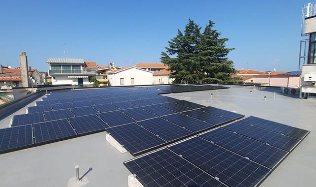 Impianti fotovoltaici attivati in cinque uffici postali molisani