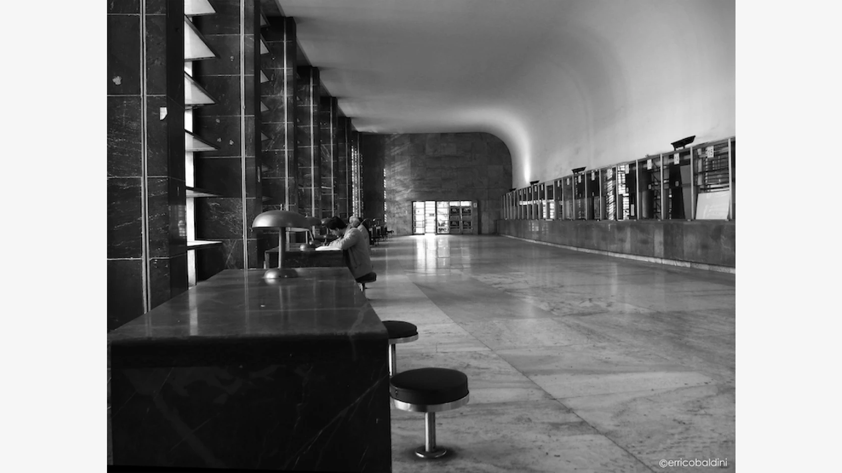 Salone del palazzo delle Poste di Napoli