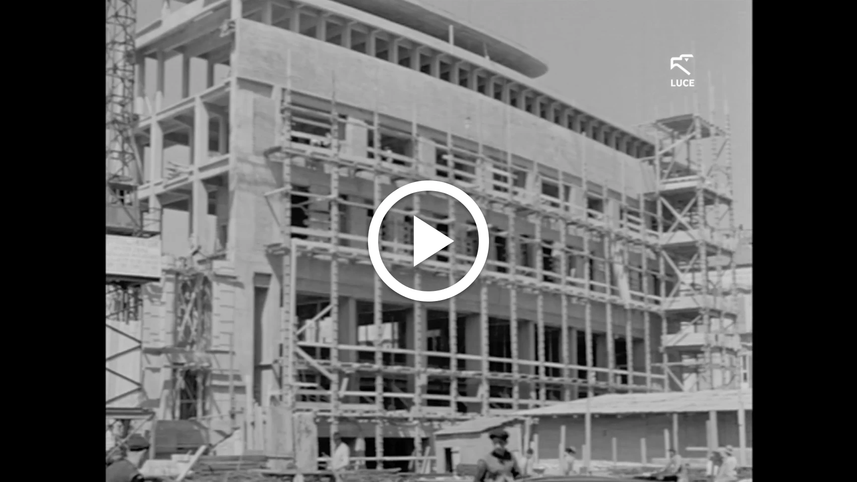 Costruzione del Palazzo delle poste di Napoli