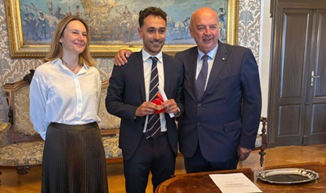 Trieste, consulente finanziario di Poste premiato per aver salvato la vita a una ragazza