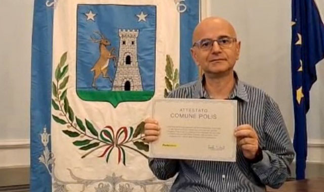 Una pergamena ai sindaci della provincia di Pistoia per il progetto Polis