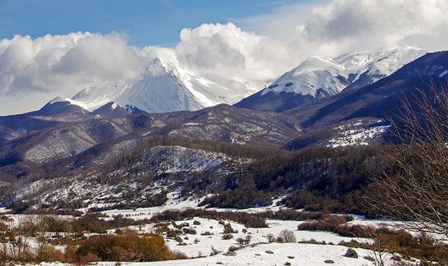 Il borgo molisano da fiaba tra le montagne innevate dell’Appennino